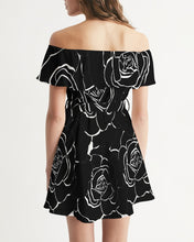Laden Sie das Bild in den Galerie-Viewer, Dwayne Elliot Collection Black Rose Off-Shoulder Dress - Dwayne Elliott Collection